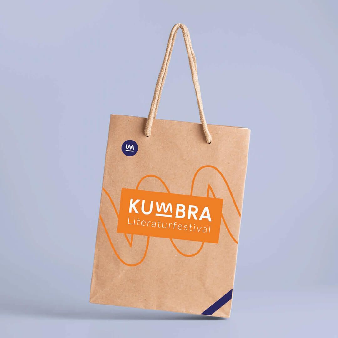 Mockup für eine Papiertasche der Marke KUMBRA