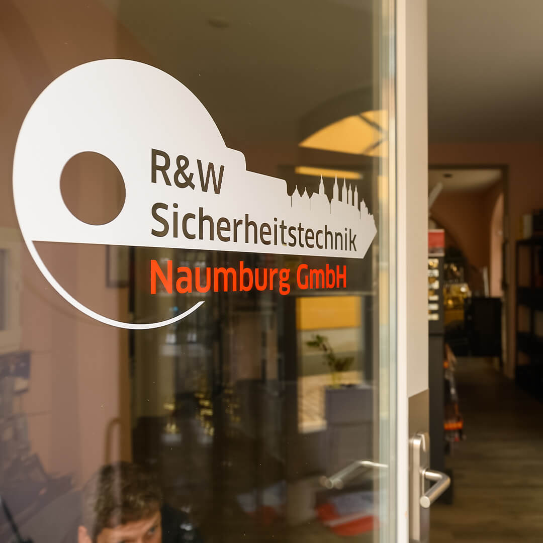 R&W Sicherheitstechnik Naumburg Eingangst&uuml;r Foto shyart.de