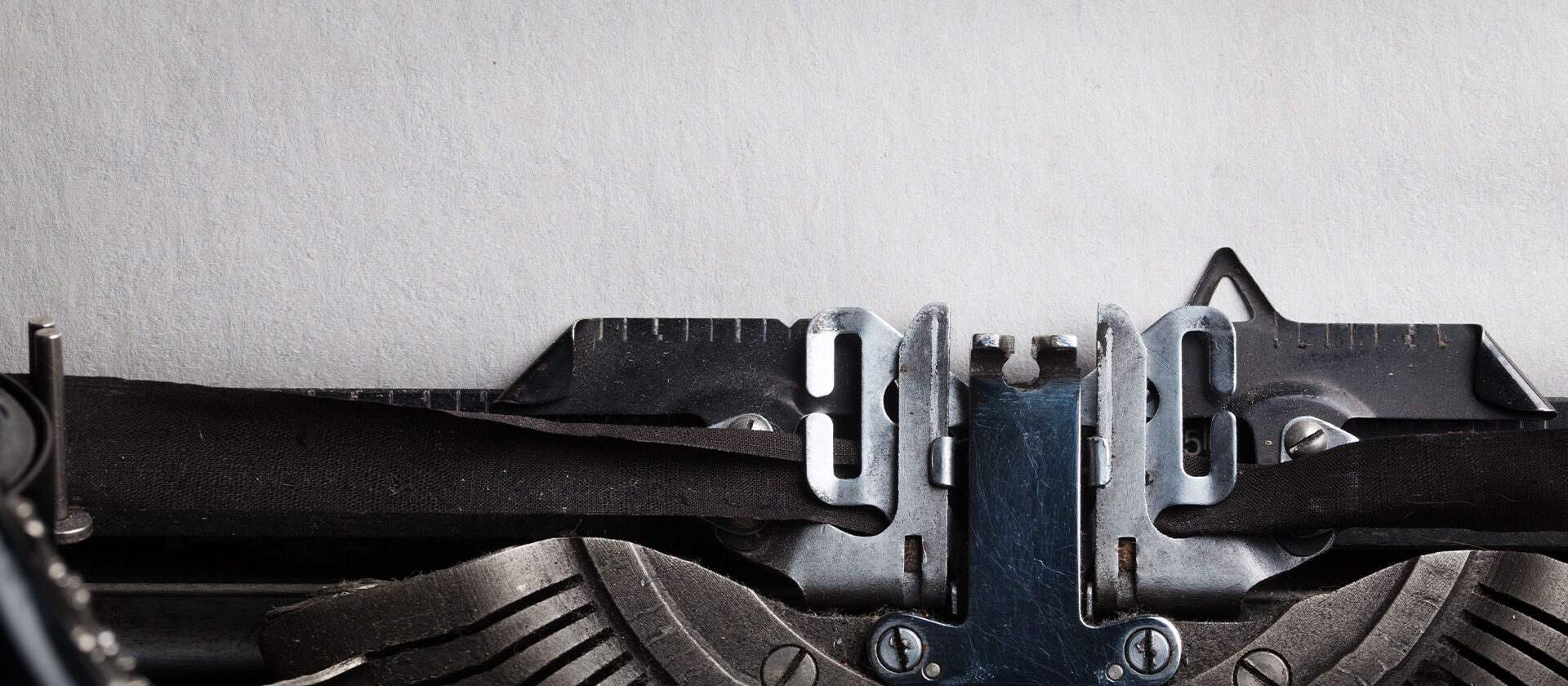 Texte und Copywriting von saalebrands, Bild zeigt eine alte Schreibmaschine